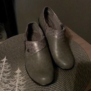 Easy street comfort wave booties, really cute! Size 6.5.